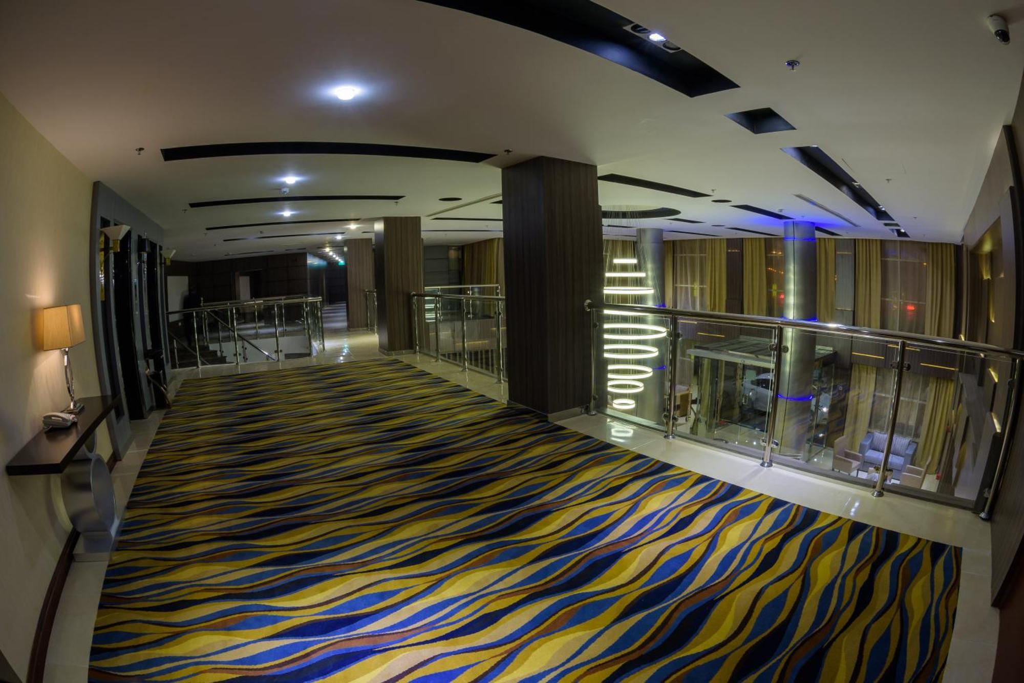 National Park Hotel Балжураши Екстериор снимка