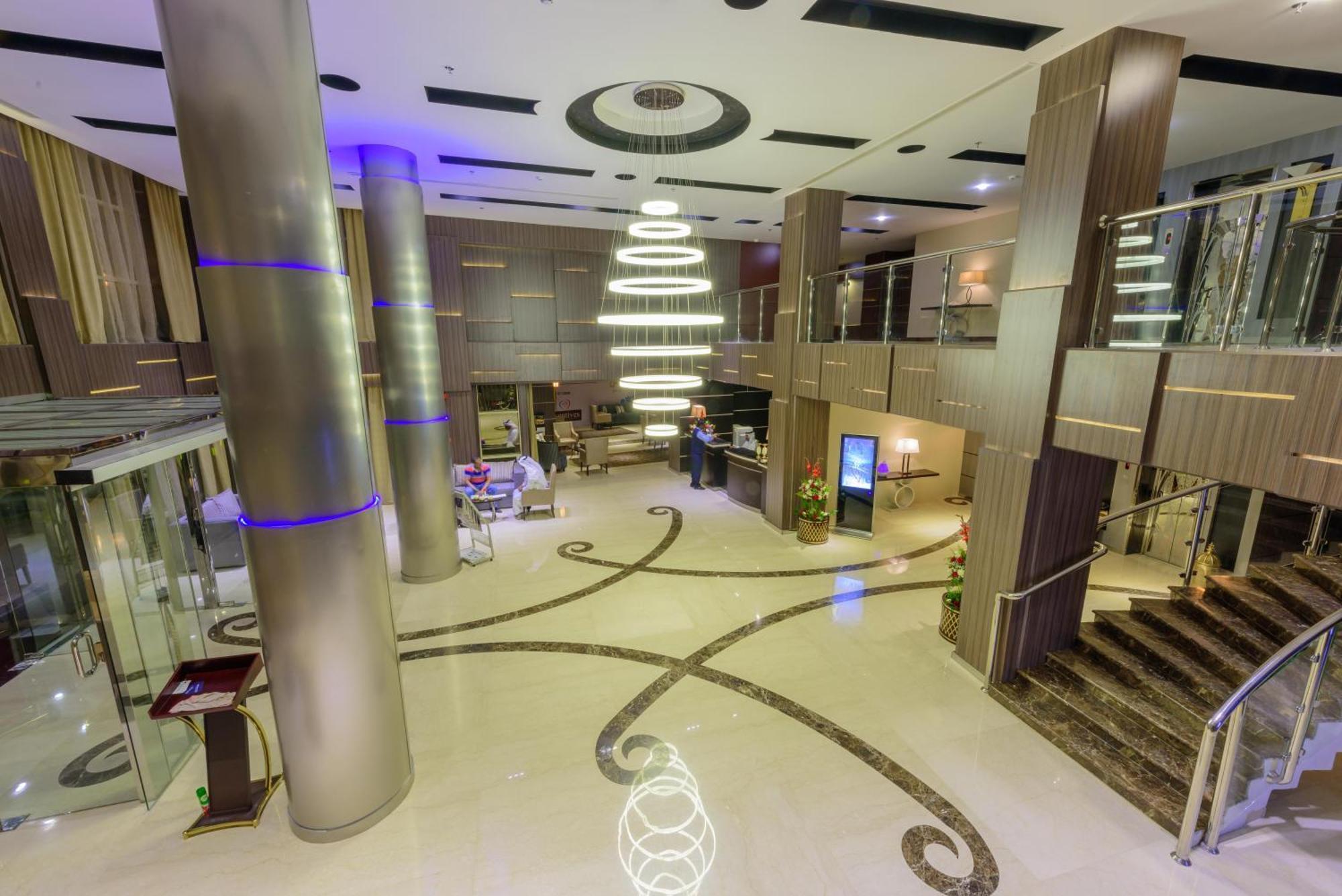 National Park Hotel Балжураши Екстериор снимка