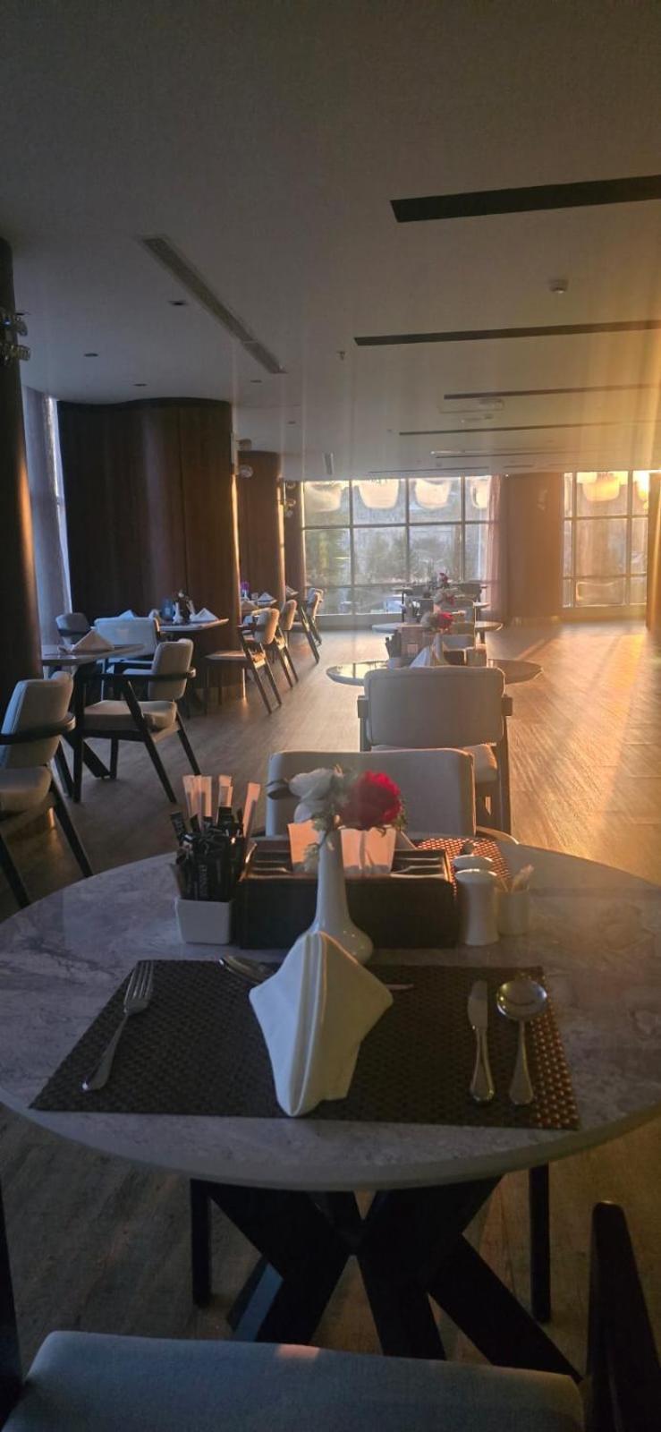 National Park Hotel Балжураши Екстериор снимка