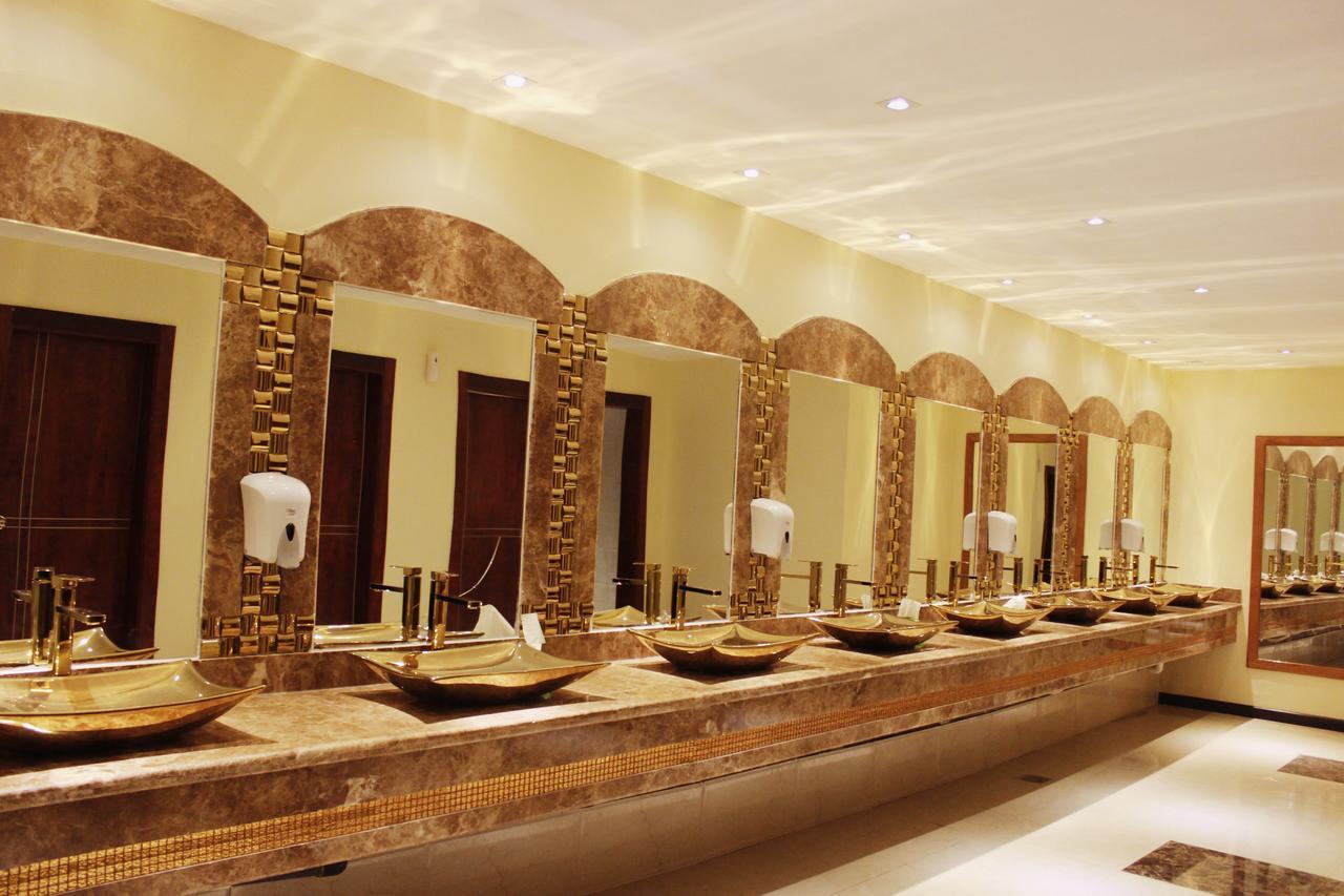 National Park Hotel Балжураши Екстериор снимка
